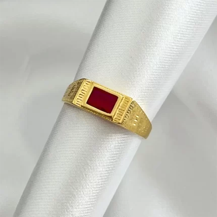 Anillo piedra roja de hombre - bañado en oro 18K