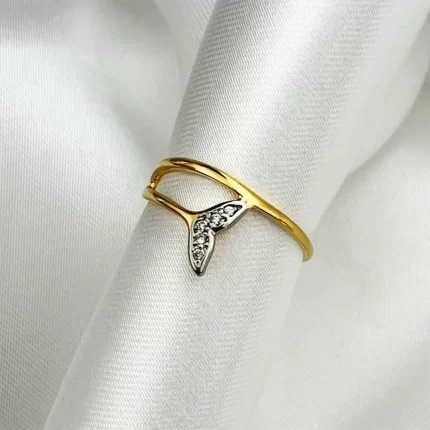 Anillo cola de ballena - bañado en oro 18K