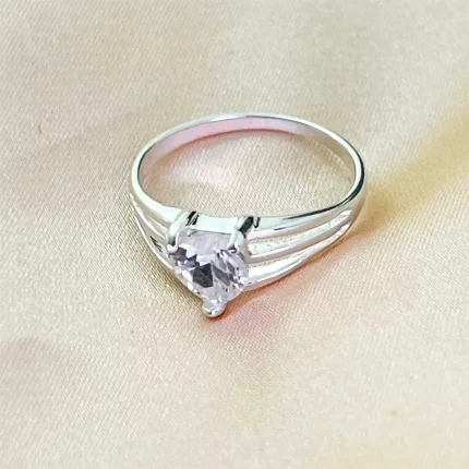 Anillo corazón blanco - bañado en plata 950